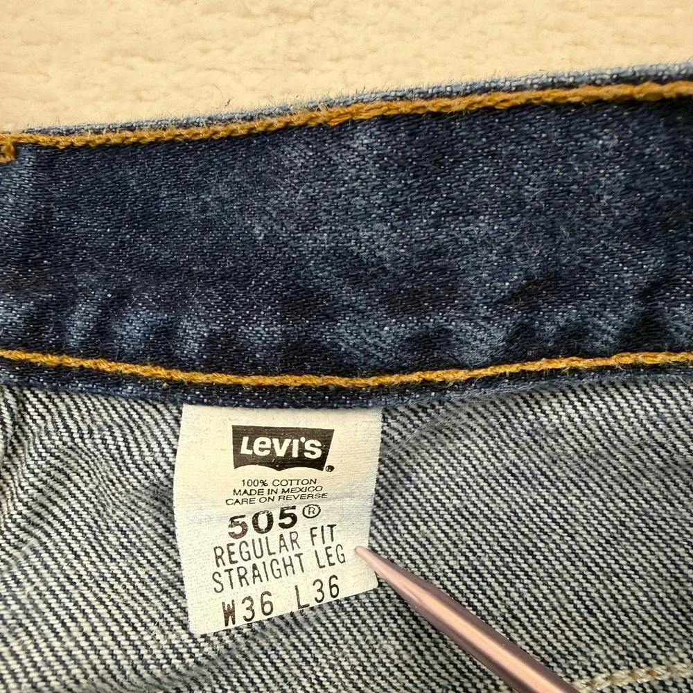 Vintage Levis 505 Regular Fit Straight Leg Jeans Men 36x36 (Fit 34x36) Dark Wash